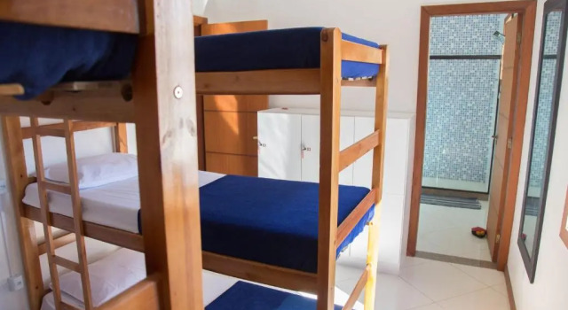 Кровать в общем номере (женский номер) Enseada Hostel