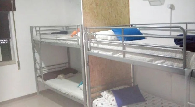 Beatriz Hostel, Забронировать Хостел Отели в центре Оливайш с завтраком, отели в центре Оливайш с завтраком