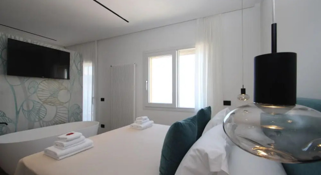 B&B Le Suites di Costanza, Забронировать Отель «постель и завтрак» Чефалу Madonie Regional Natural Park