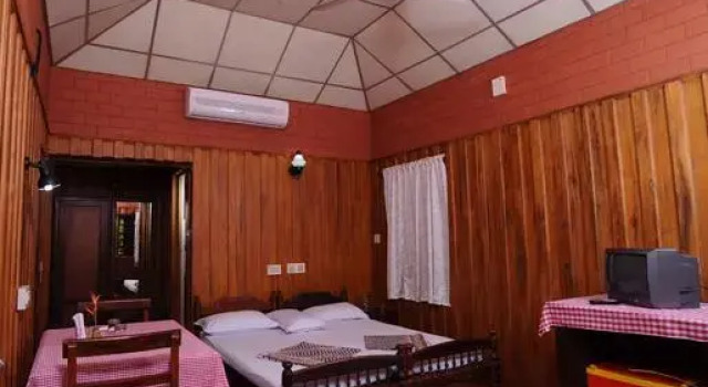 Vembanad Lake Villas