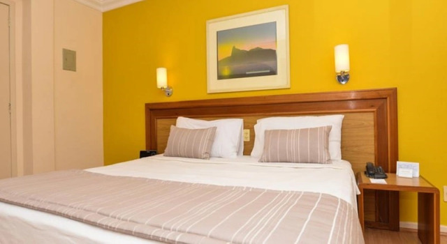 Четырёхместный номер Standard Regency Park Hotel