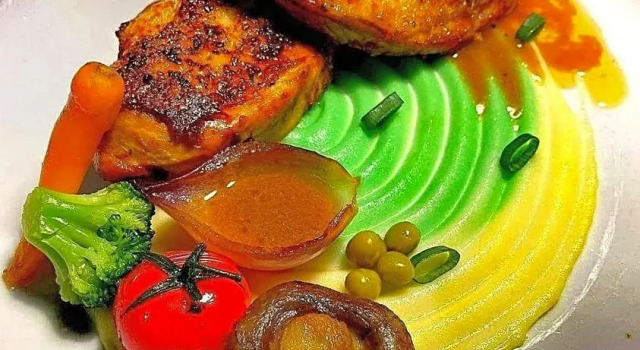 Admiralitás Kitchen and Restaurant, Забронировать Отель Леаньфалу 