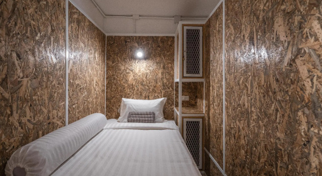 Кровать в общем номере Baan Phuen Hostel & Rooftop Bar