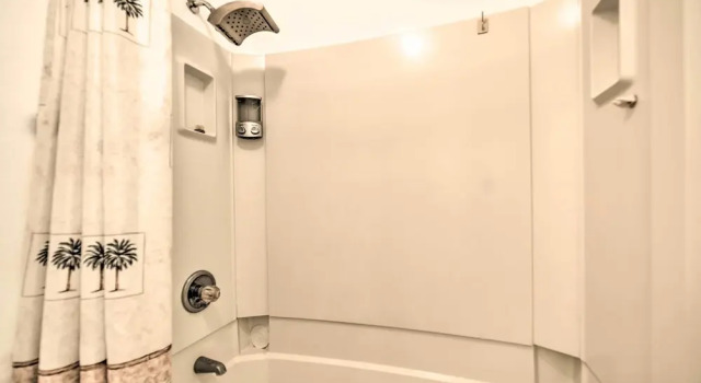 Апартаменты Hawaii Haven: Condo w/ Community Pool, Ocean Views