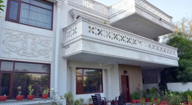 Jaipur Homestay NRI Colony, Забронировать Отель Отели штата Раджастхана с парковкой, Парковка