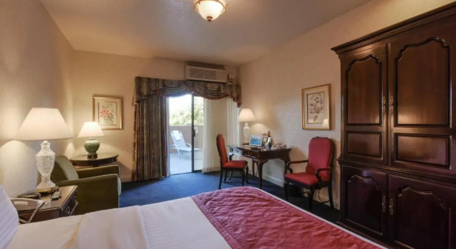 Двухместный номер Deluxe Carlyle Hotel
