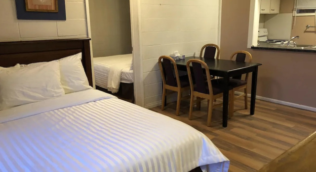 Люкс Holiday House Motel