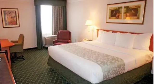 Номер Deluxe La Quinta Inn & Suites by Wyndham Tacoma - Seattle