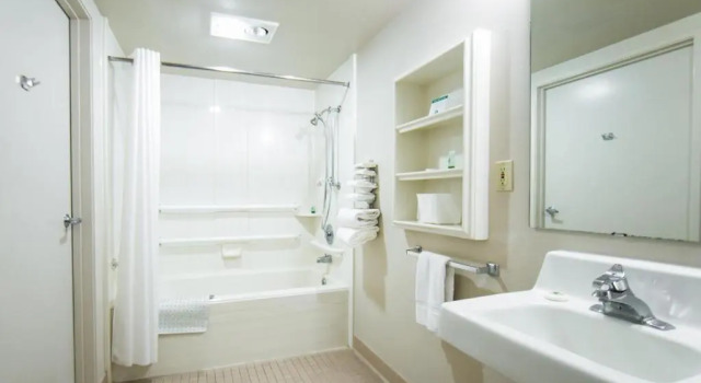 Четырёхместный номер Standard Budget Motel
