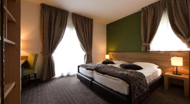 Семейный номер с балконом Hotel Vedig