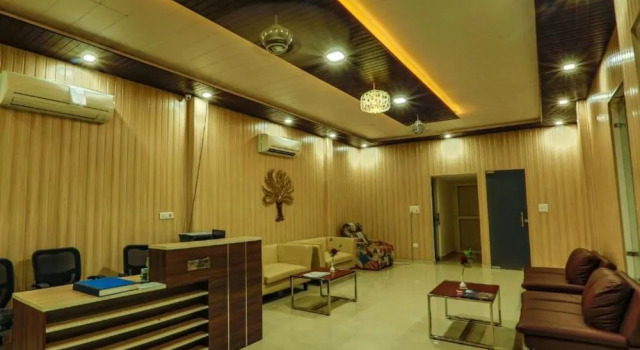 Ezzenza Mahayana Resort & Spa, Prenota Resort Chamba Uttarakhand
