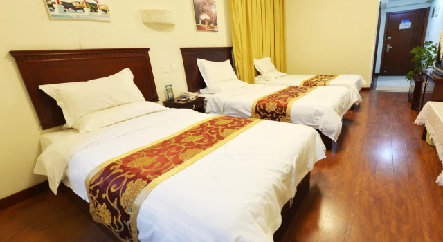Greentree Inn Ziyougang - Penglai, Prenota Hotel Hotel a Shandong con parcheggio, Parcheggio