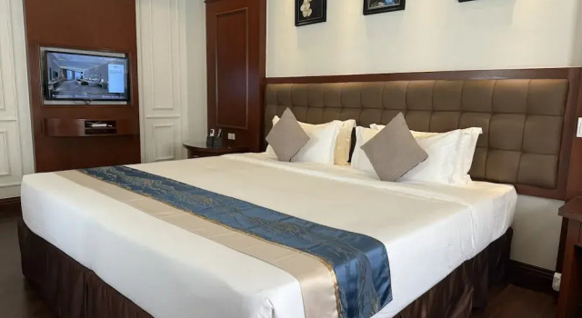 Номер Standard Madison Crown Hotel
