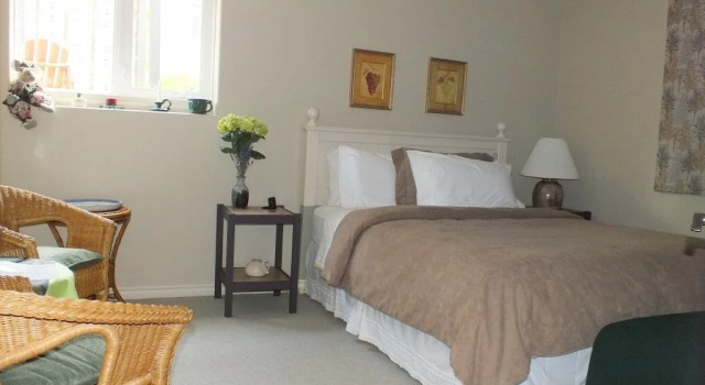 Peachcliff B&B, Đặt Nhà nghỉ có bữa sáng Okanagan Falls 