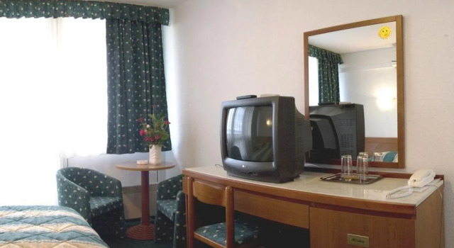Riviera Park Hotel, Забронировать Отель Балатонфельдвар Шомодь, рядом с Balatonföldvár port
