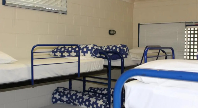 Кровать в общем номере (мужской номер) Batemans Bay Holiday Park & Hostel
