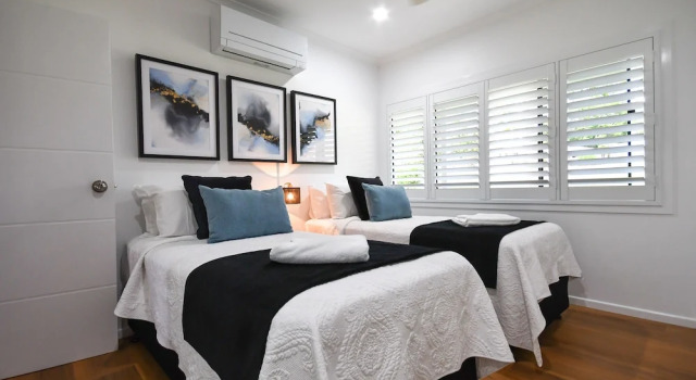 Вилла Birds n Bloom Cottages