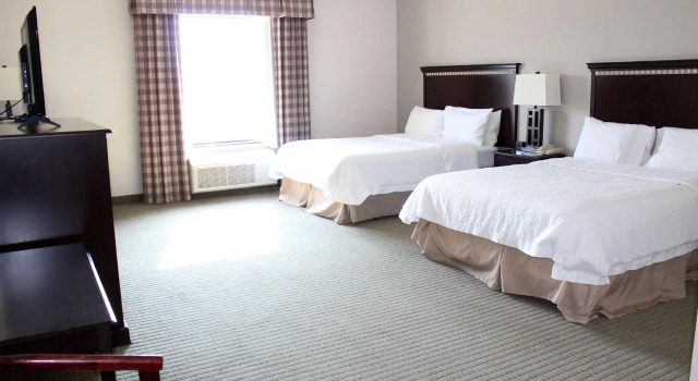 Четырёхместный номер Standard Hampton Inn & Suites Mount Pleasant