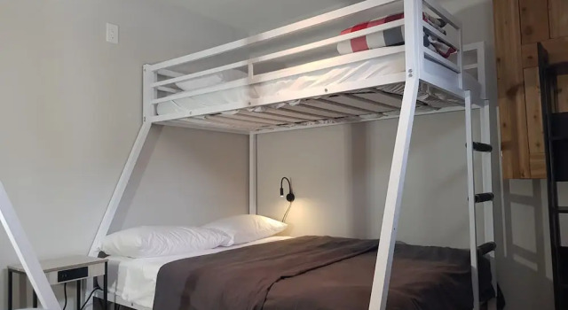 Двухместный семейный номер Standard c 1 комнатой Tuscan Ridge Guesthouse Calgary West