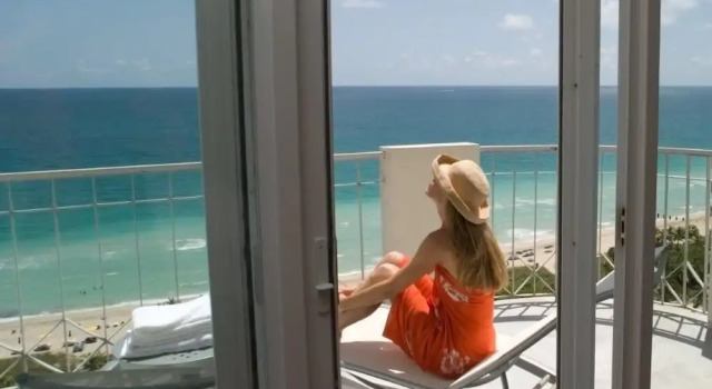 Четырёхместный номер Standard с балконом и с красивым видом из окна Sea View Hotel