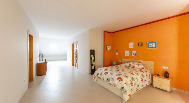 Apartamento Arco de los Gigantes, Забронировать Апартаменты/квартира Отели Антекера с парковкой, рядом с Paraje natural Nacimiento del Rio de la Villa, Парковка