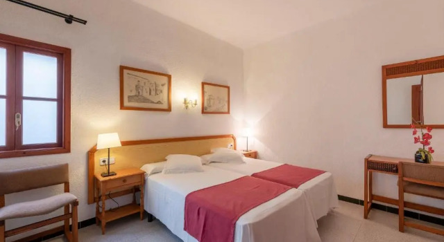 Номер Economy Hostal Sa Baronia