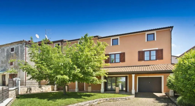 Вилла с 3 комнатами Villas Montrin