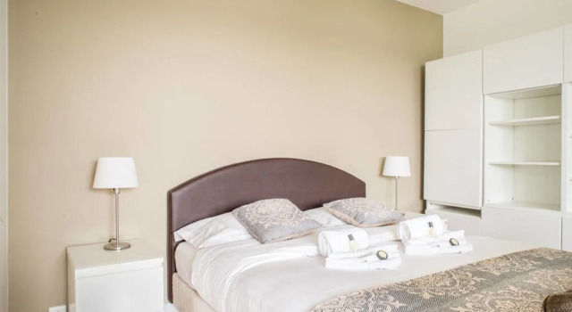 Renovated Flat 2 Minutes From the Champs-élysées, Забронировать Отель 8-й округ: Елисейские поля Париж, рядом с Passerelle Debilly