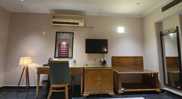 Hotel Supreme Suites Ludhiana, Rezervovat Hotel Hotely v Punjab s parkováním, Parkování