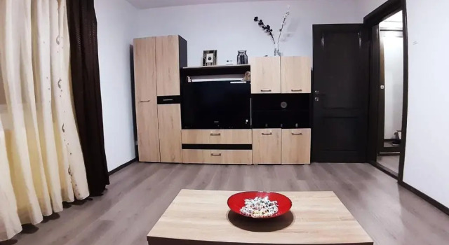 Apartament confortabil în Târgu Jiu, Rezerwuj Apartament Hotele w Carpathians - Romania z parkingiem, Parking