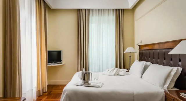 Полулюкс Eurostars Centrale Palace Hotel