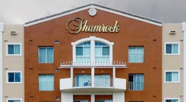 Shamrock Corporate Housing - Gables, Забронировать Отель Отели Miami Metropolitan Area 3 звезды, 3*