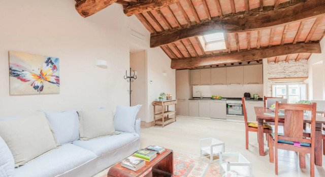 Badia Farmhouse in Badia Cantignano