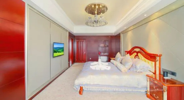 Люкс Superior Chinese Rose Garden Hotel