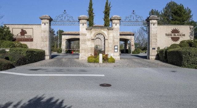 Premium Villa in Callian with Private Pool, Côte d'Azur, Забронировать Вилла Виллы Кальяна, Вилла
