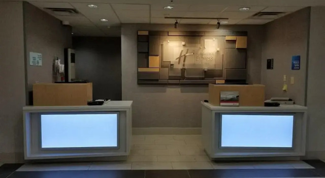 Holiday Inn Express Hotel & Suites Louisville South - Hillview, Rezervovat Hotel Shepherdsville Kentucky