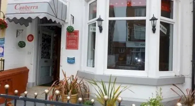 Canberra Guest HouseHotel, Забронировать Гостевой дом Гостевые дома Блэкпул, рядом с Конференц-центр Winter Gardens, Гостевой дом