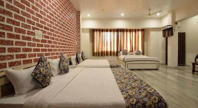 Oyo 30226 Hotel Darshan Palace