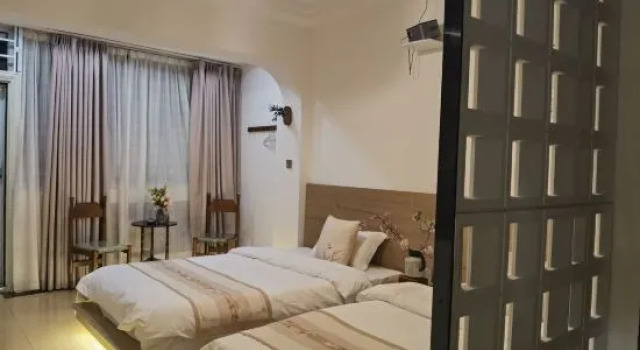 Люкс Yihuaxuanting Homestay (Kunming Dianchi Haitang Dam)
