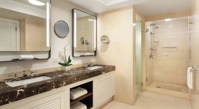 Четырёхместный номер с балконом и oceanfront The Ritz-Carlton, Fort Lauderdale