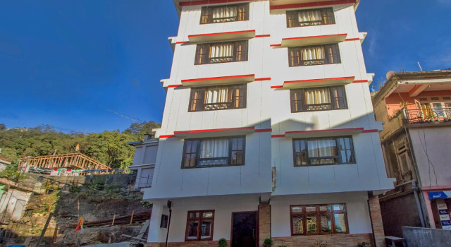 Collection O O 66148 Kuti Ghar Residency