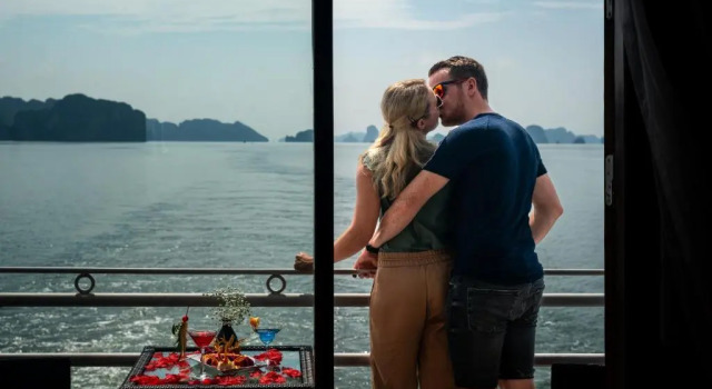 Двухместный люкс с балконом Swan Cruises Halong - Off-the-Beaten-Path Route