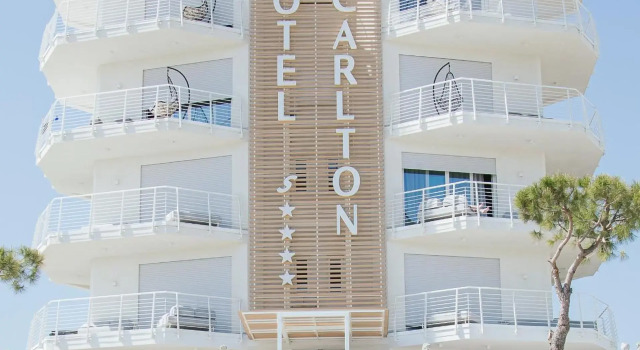 Carlton Hotel