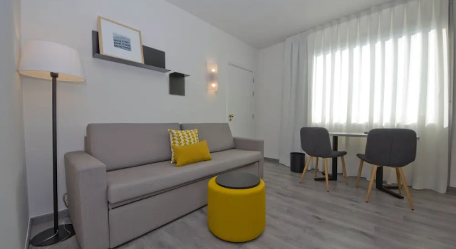 Шестиместный номер Standard Aparthotel Atenea Valles
