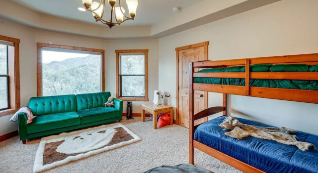 Pine Mountain Club Cabin w/ Private Deck & Views!, Réserver Hôtel Pine Mountain Club 