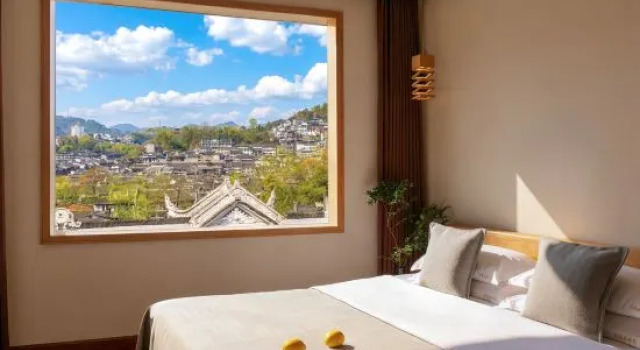 Семейный люкс с 2 комнатами Valley Flowers Memory Phoenix Ancient City(Free Coffee &tea，Self-service Laundry &Drying)