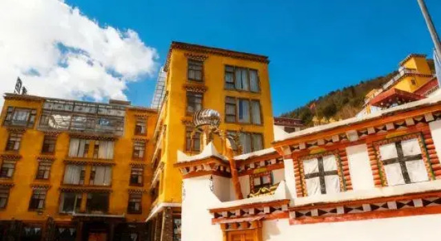 Kawala Hotel (Kangding Love Song Square National Highway G318), Prenota Hotel Kangding Sichuan