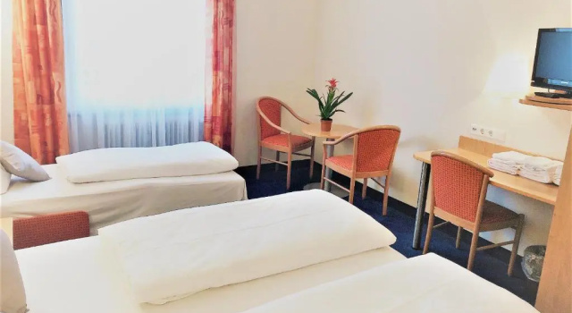 Трёхместный номер Standard Hotel Austria Stuttgart-City