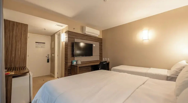 Трёхместный номер Deluxe Hotel Laghetto Moinhos