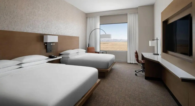 Четырёхместный клубный номер Standard с видом на горы Marriott Phoenix Chandler
